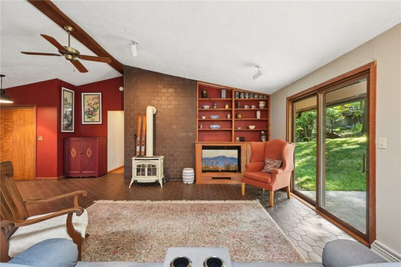 527 Imperial Road — photo 3