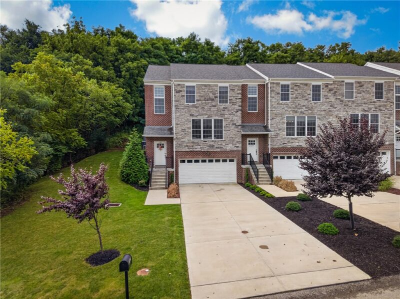 2335 Old Greentree Rd — photo 3