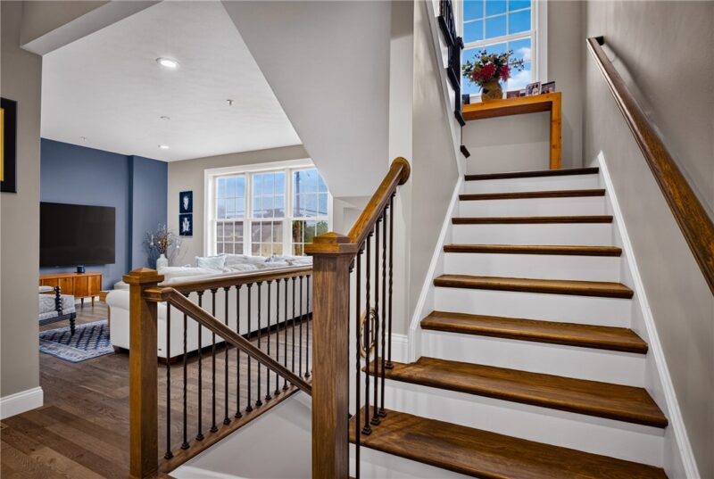 2335 Old Greentree Rd — photo 4