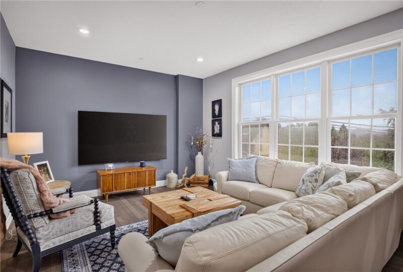 2335 Old Greentree Rd — photo 5