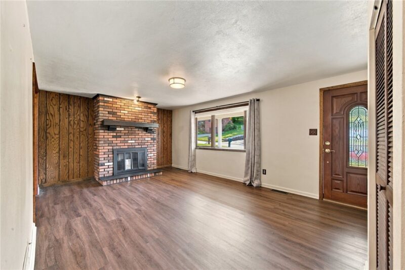 136 Sunrise Dr — photo 4