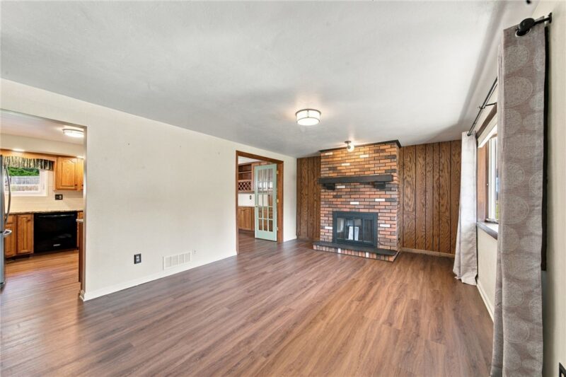 136 Sunrise Dr — photo 5
