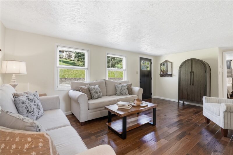 817 Vance Drive — photo 4