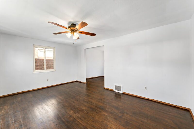 386 Princeton Dr — photo 5
