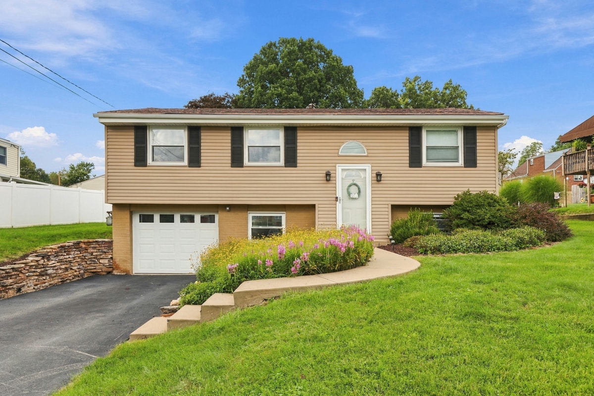 1517 Fernledge DRIVE — photo 1
