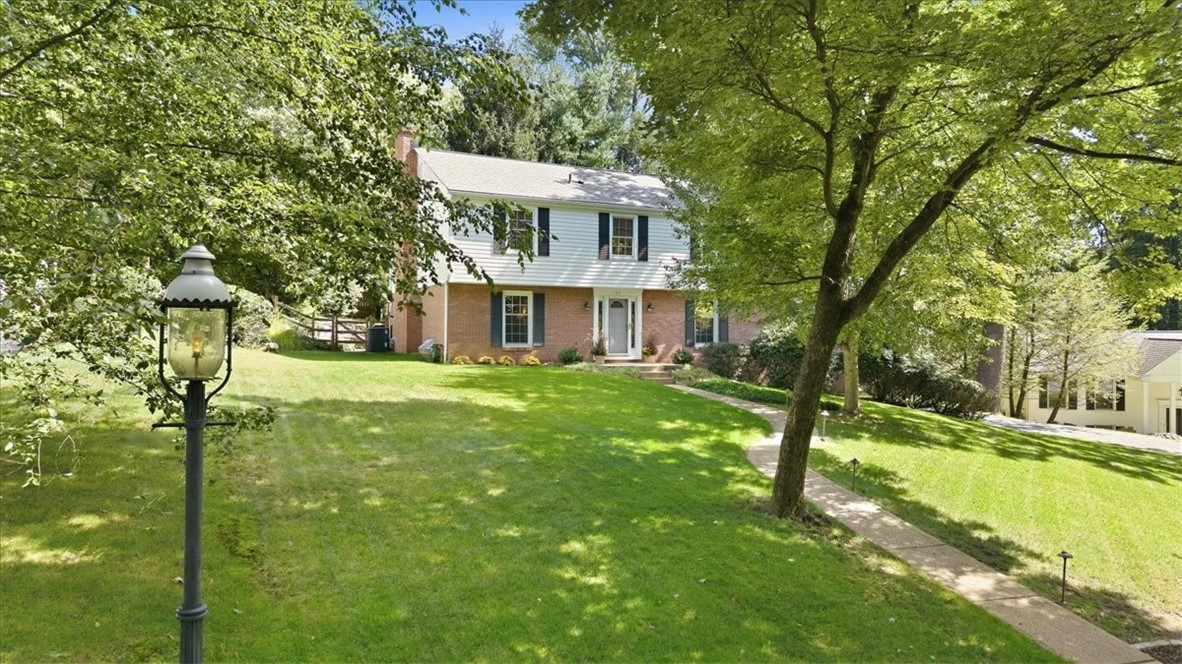 811 Olive St — photo 1