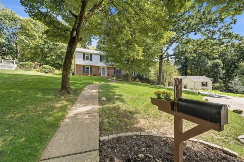 811 Olive St — photo 2