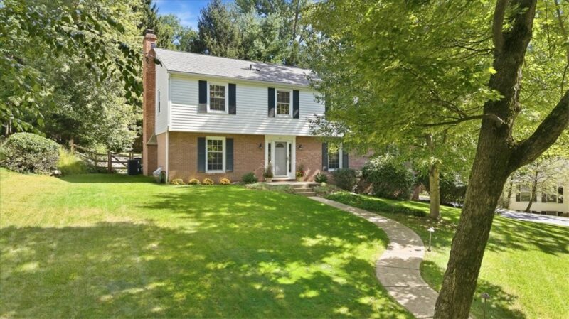 811 Olive St — photo 3