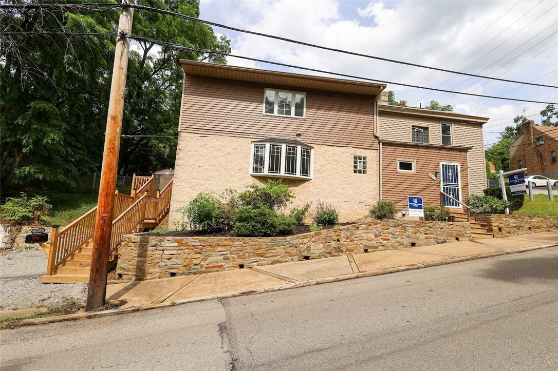 2373 Hopeland St — photo 1