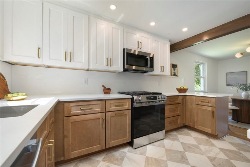 646 Guenevere Dr — photo 8
