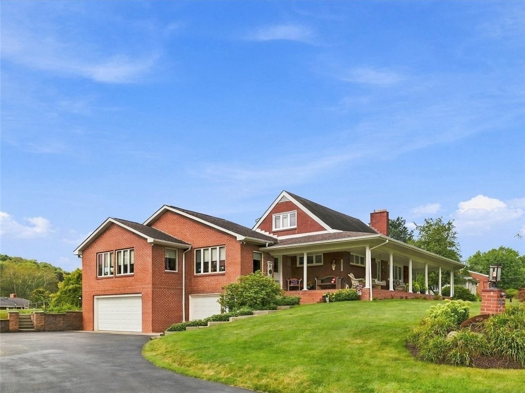 212 Edgewood Drive — photo 1
