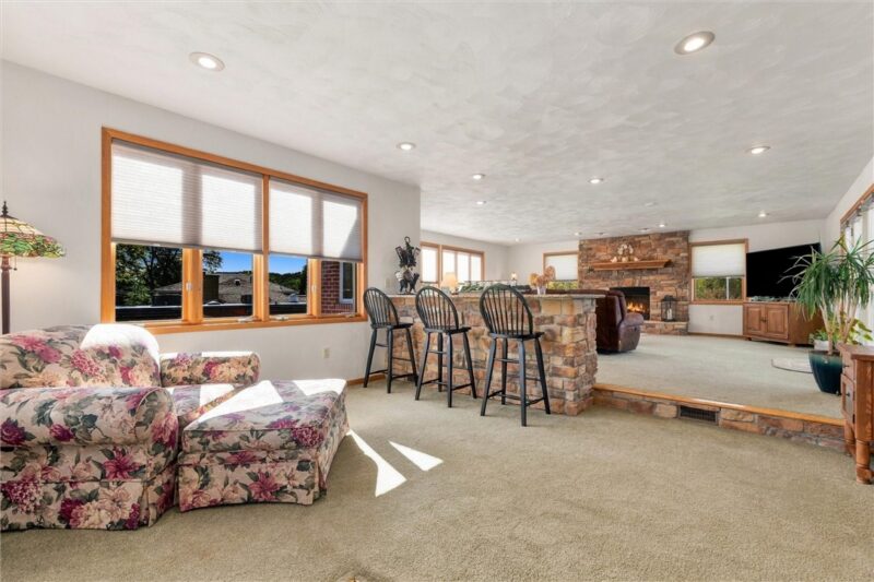 212 Edgewood Drive — photo 6