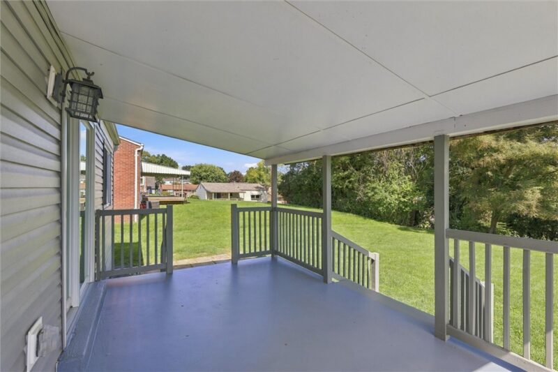 205 Van Doren Drive — photo 3