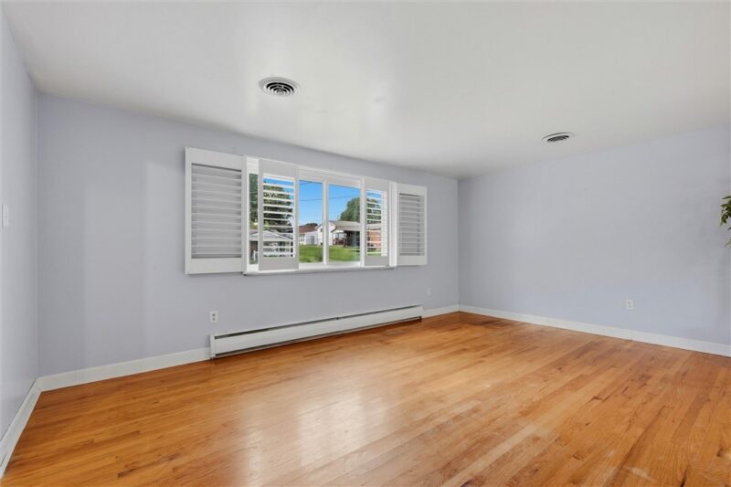 205 Van Doren Drive — photo 4