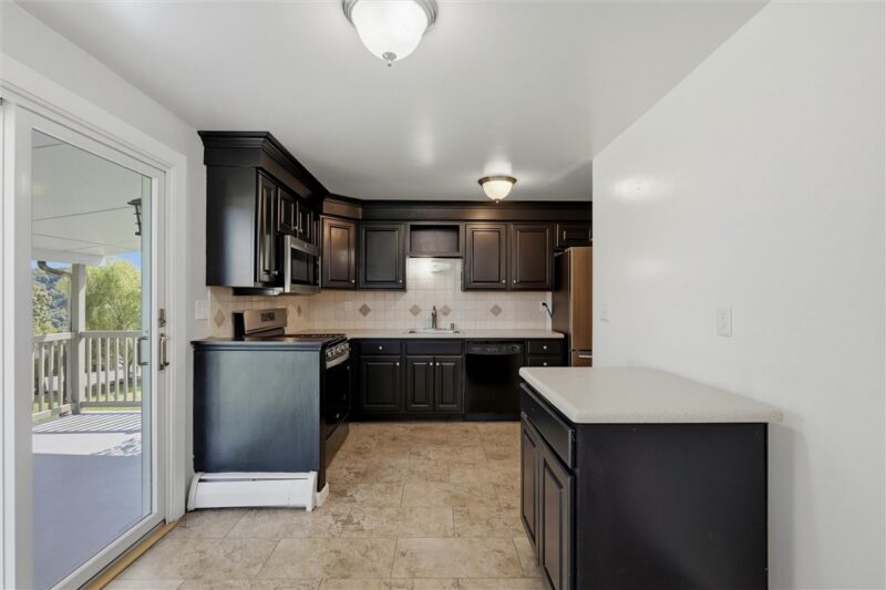 205 Van Doren Drive — photo 8
