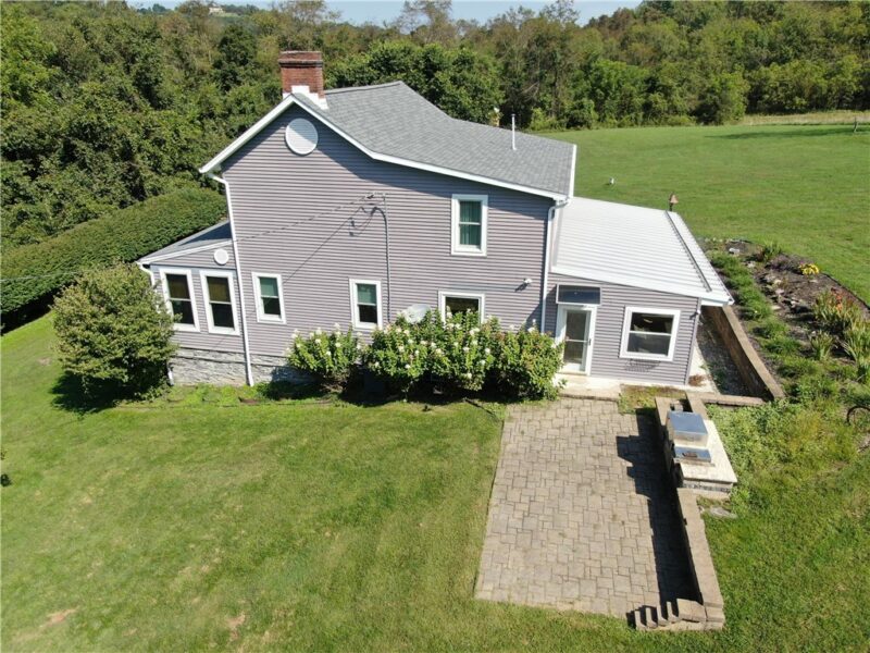 426 Station Rd — photo 3