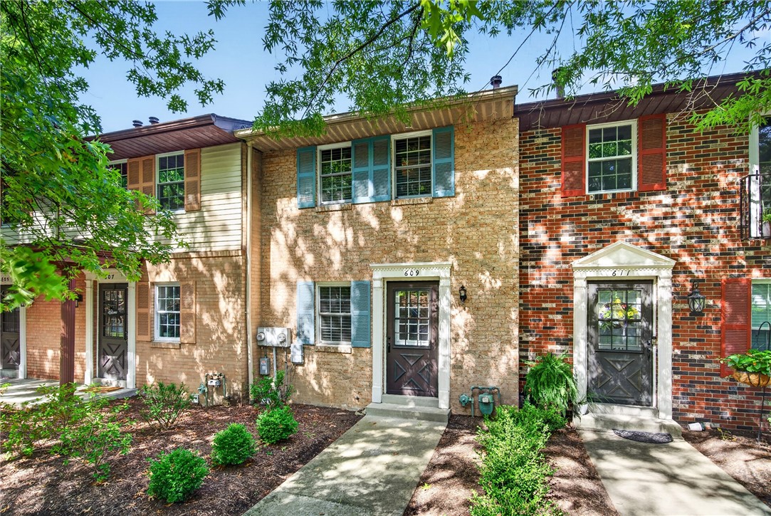 609 Westchester Dr — photo 1