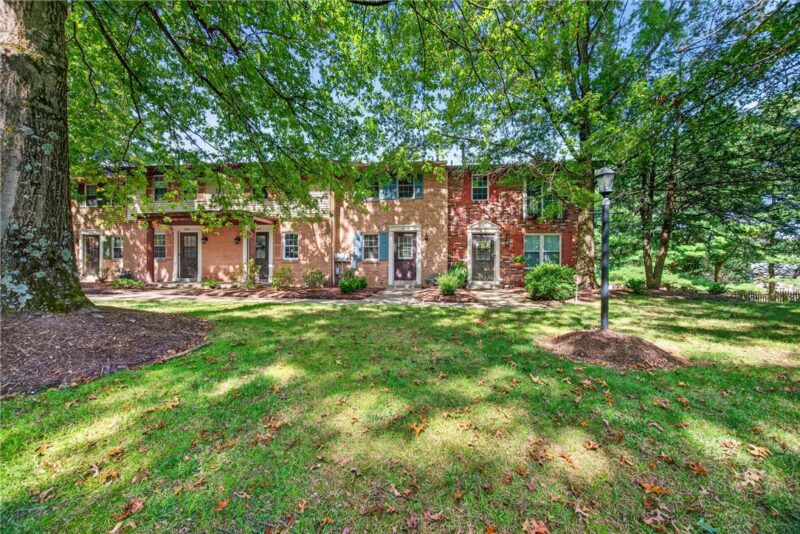609 Westchester Dr — photo 3