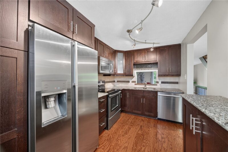 609 Westchester Dr — photo 5