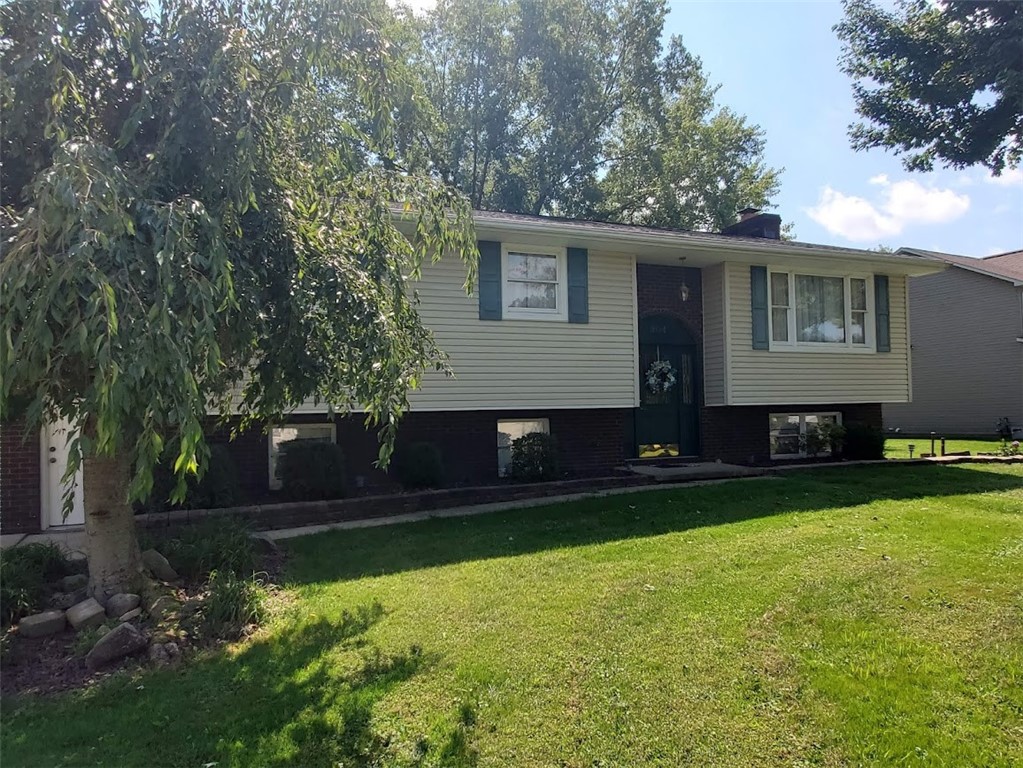 304 Mccombs Cir — photo 1