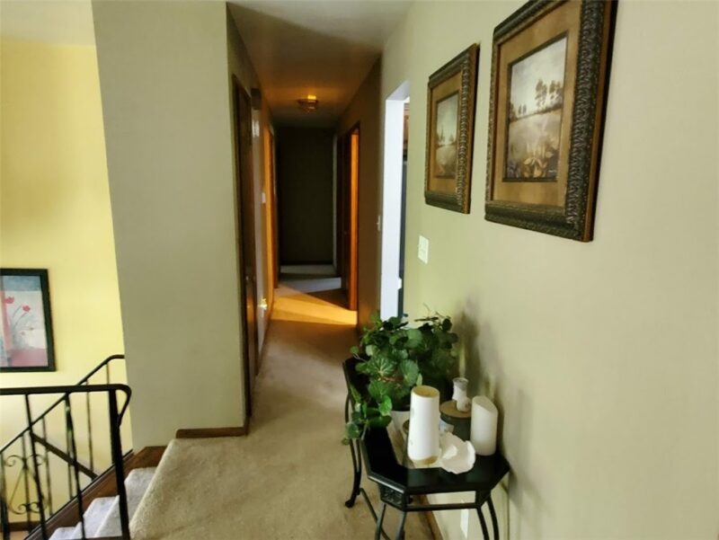 304 Mccombs Cir — photo 4