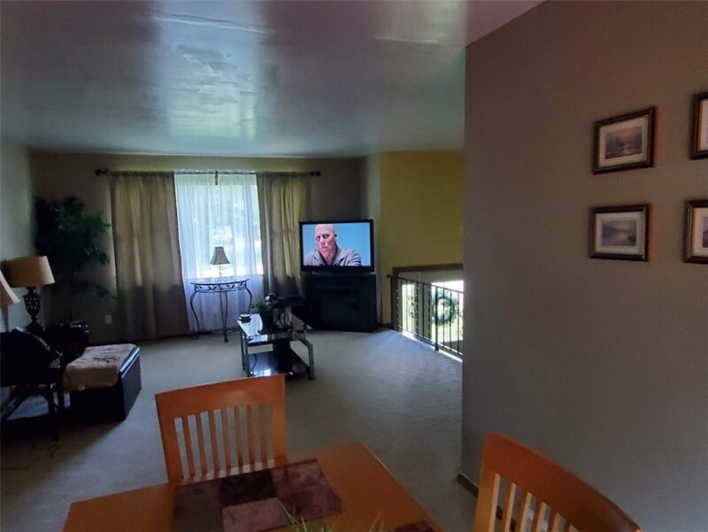 304 Mccombs Cir — photo 6