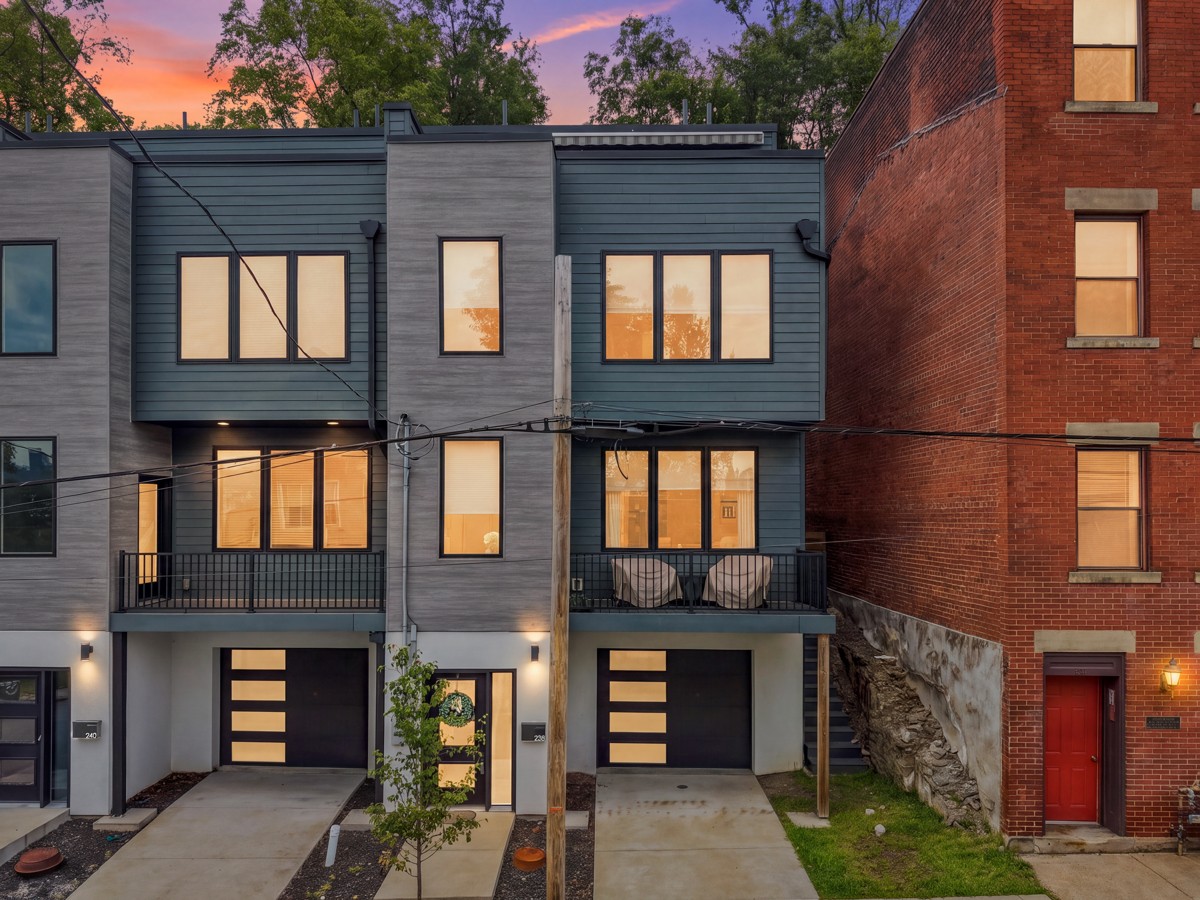 238 E Jefferson Street — photo 1