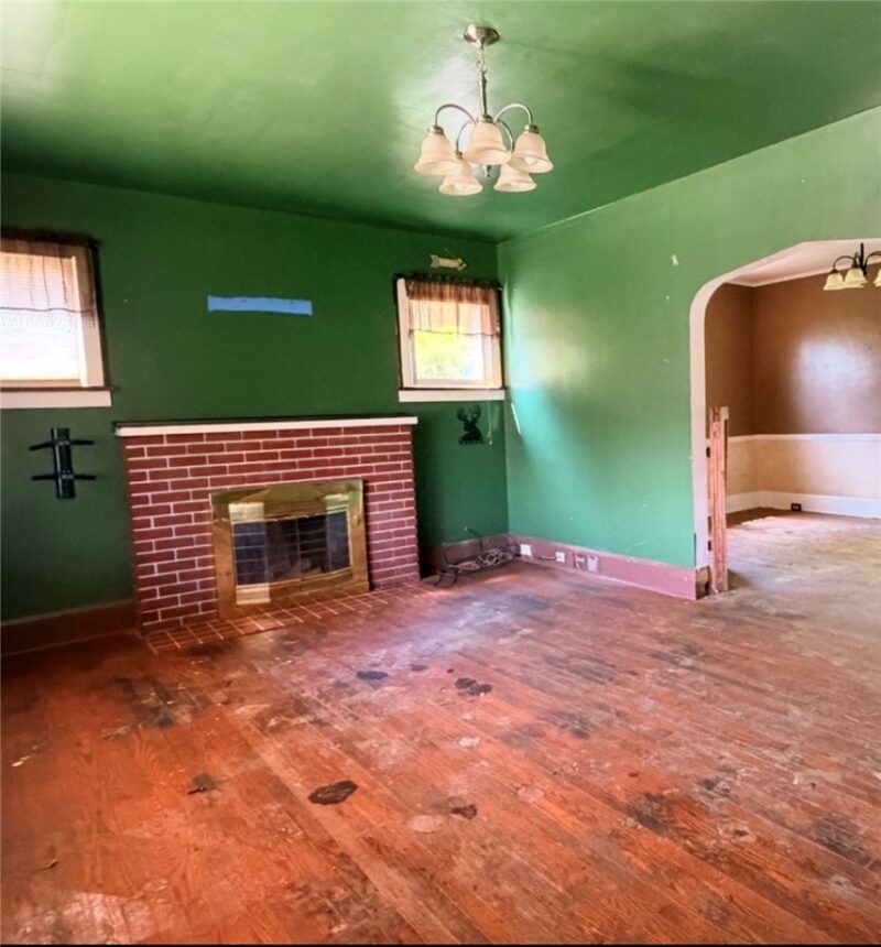 218 W Fulton St — photo 3