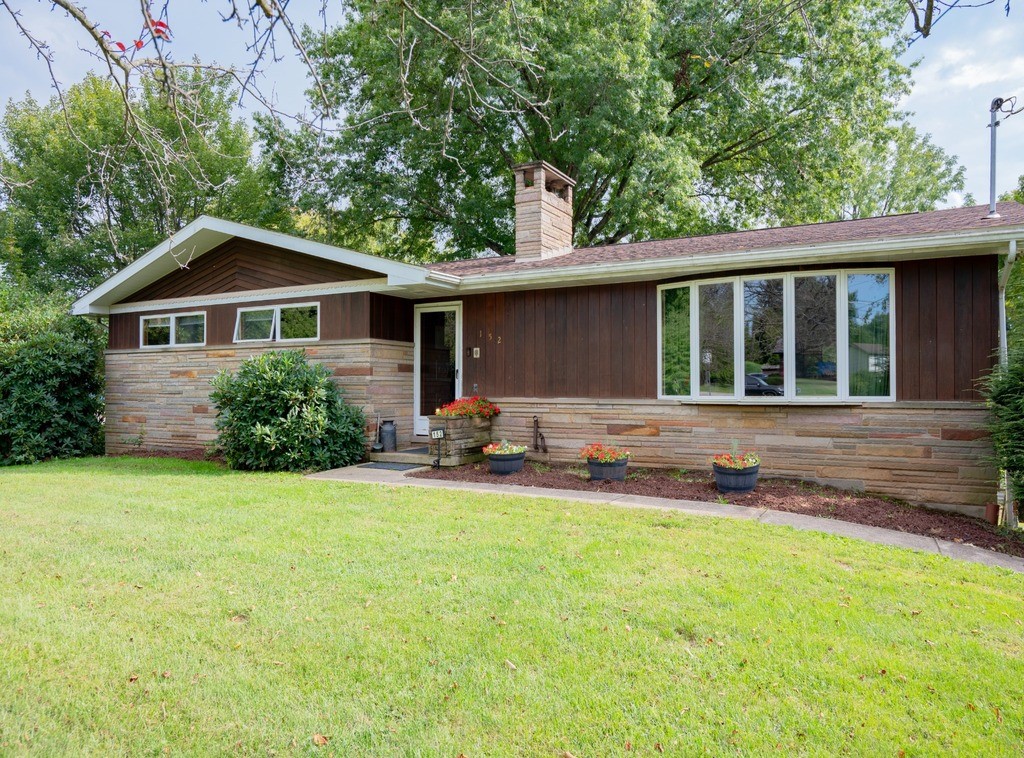 152 Oak Ridge Dr — photo 1