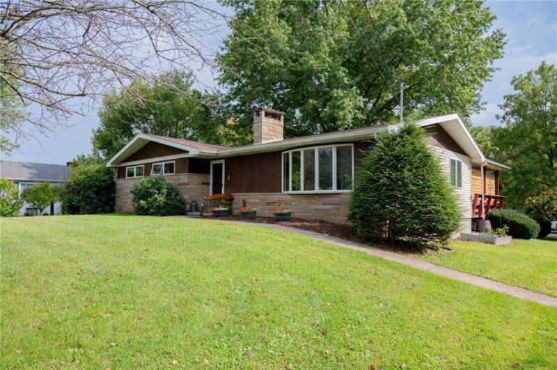 152 Oak Ridge Dr — photo 2