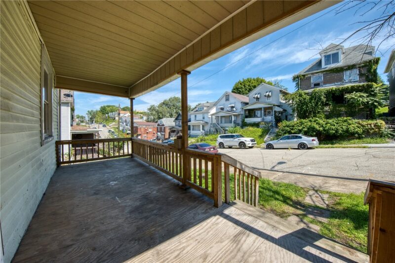 1517 Woodmont Ave — photo 2