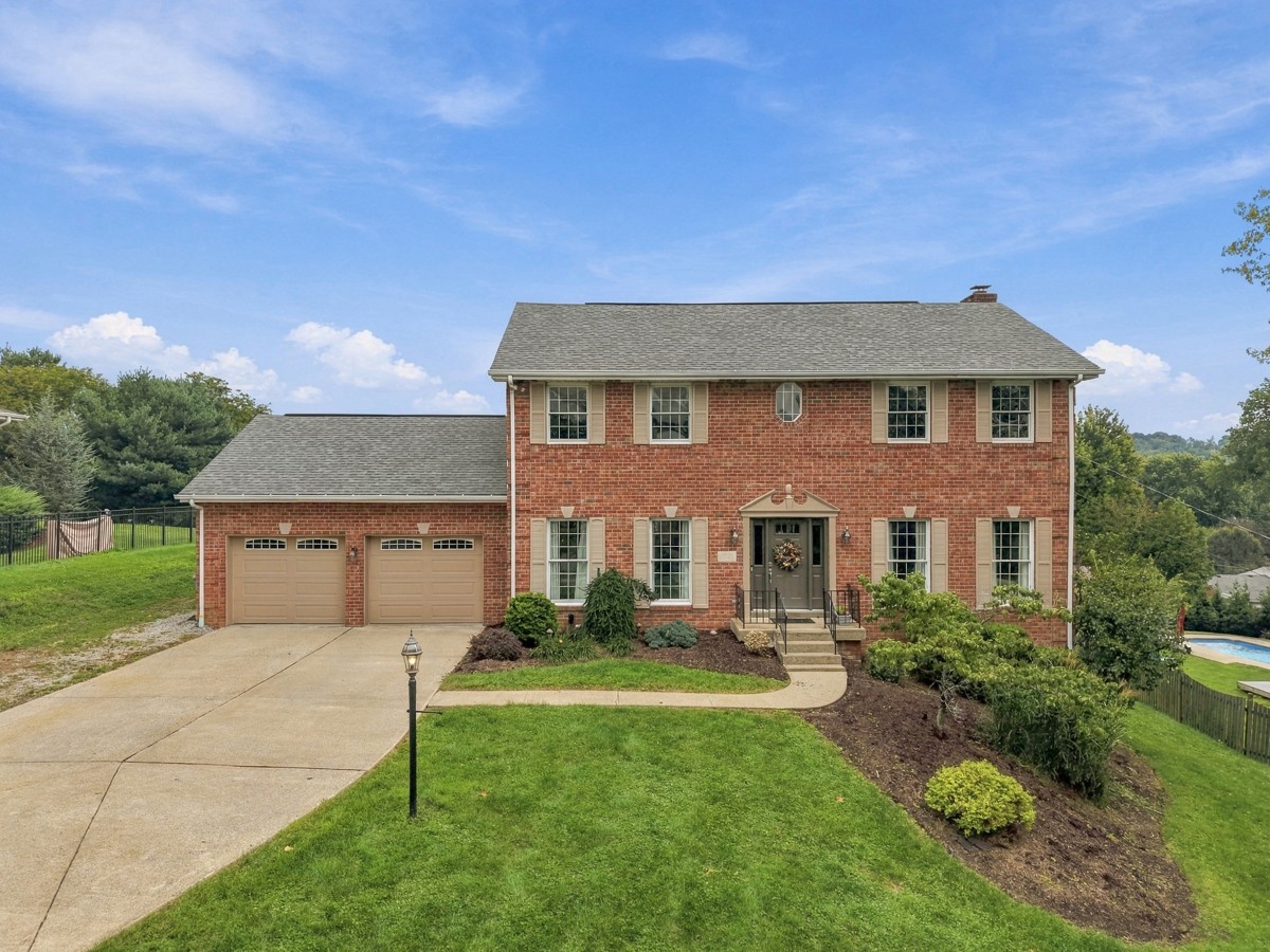 122 Highvue DRIVE — photo 1