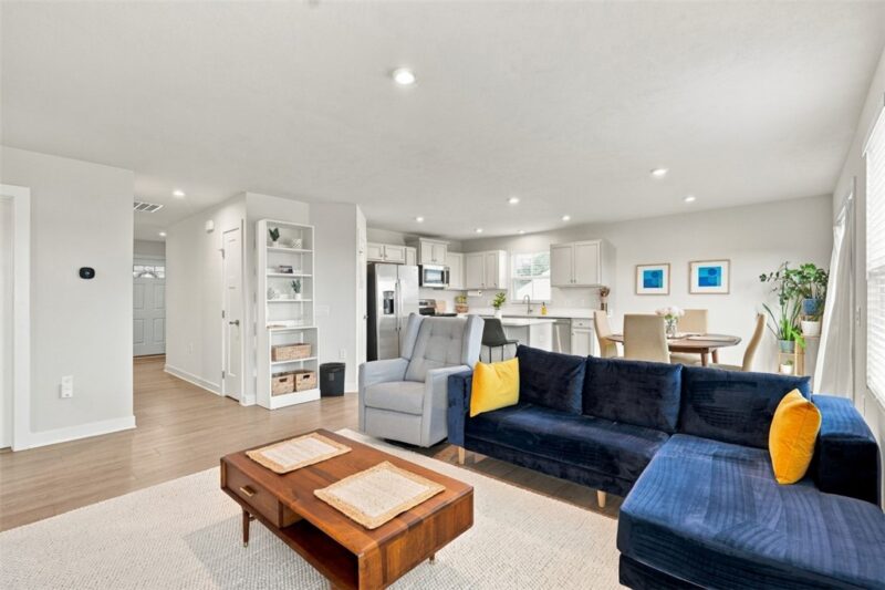 213 Smith — photo 6
