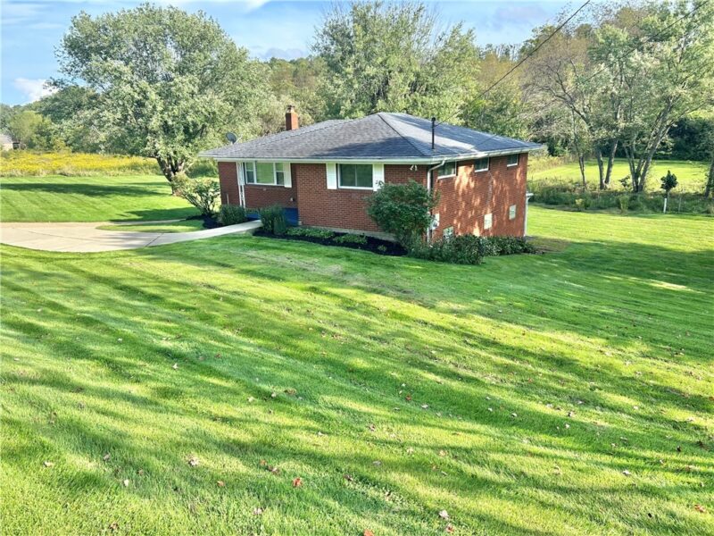 45 Lagonda Rd — photo 2