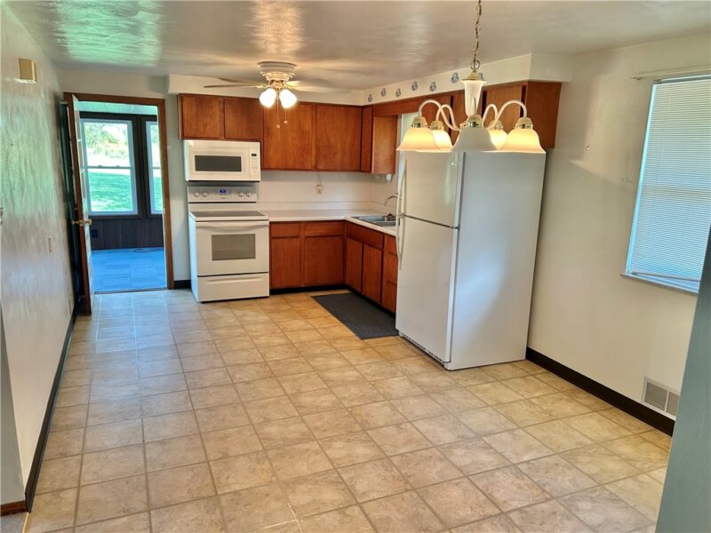 45 Lagonda Rd — photo 3