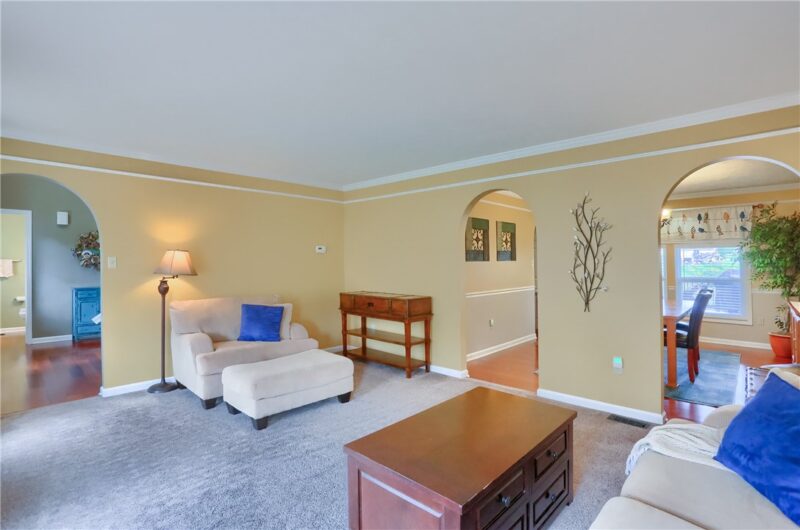 412 Commodore Drive — photo 5