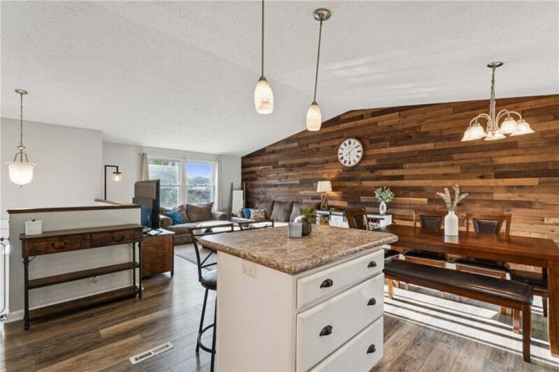 429 Deerfield Drive — photo 3