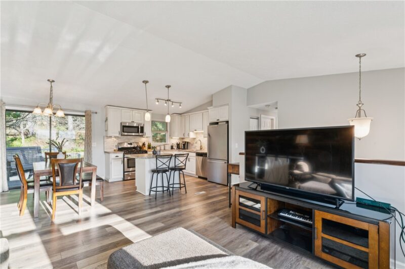 429 Deerfield Drive — photo 7