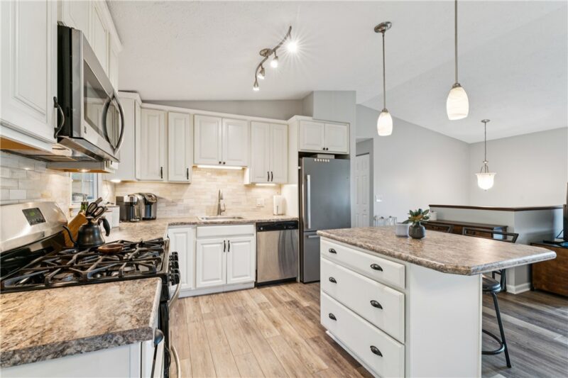 429 Deerfield Drive — photo 8