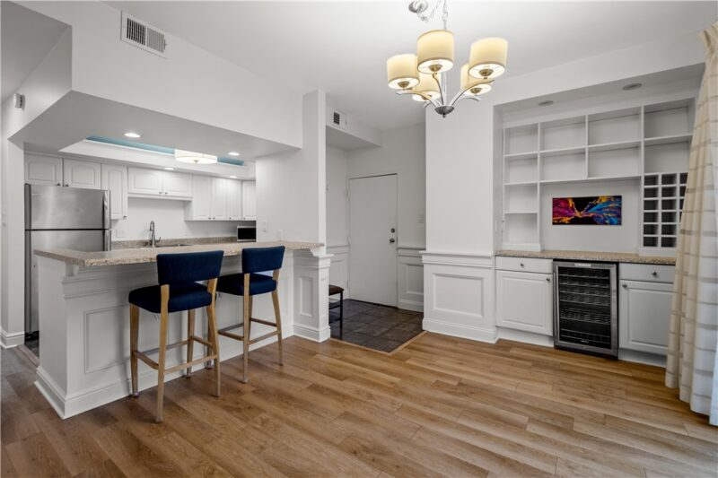5922 Howe Street 204 — photo 4