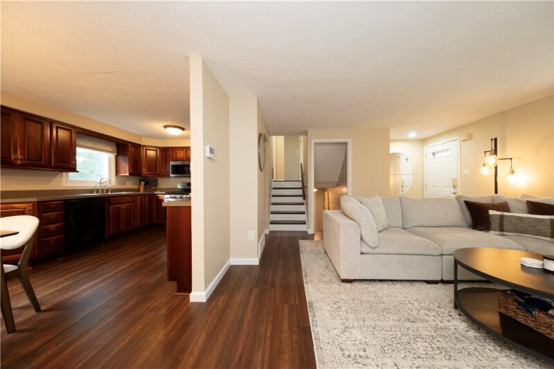 160 Rivercrest Dr — photo 8