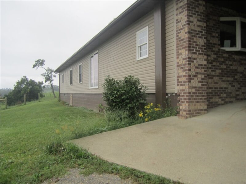 586 WHITE BARN ROAD — photo 3