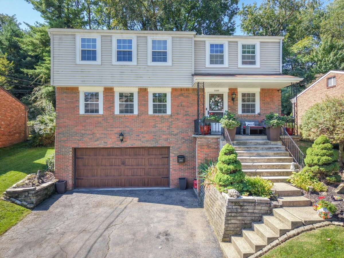 2443 McMonagle AVENUE — photo 1