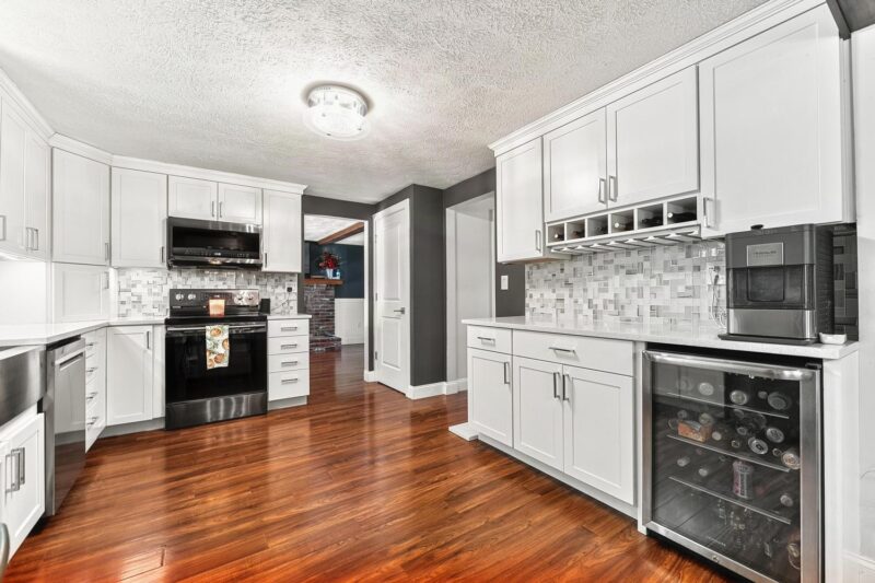 2443 McMonagle AVENUE — photo 3