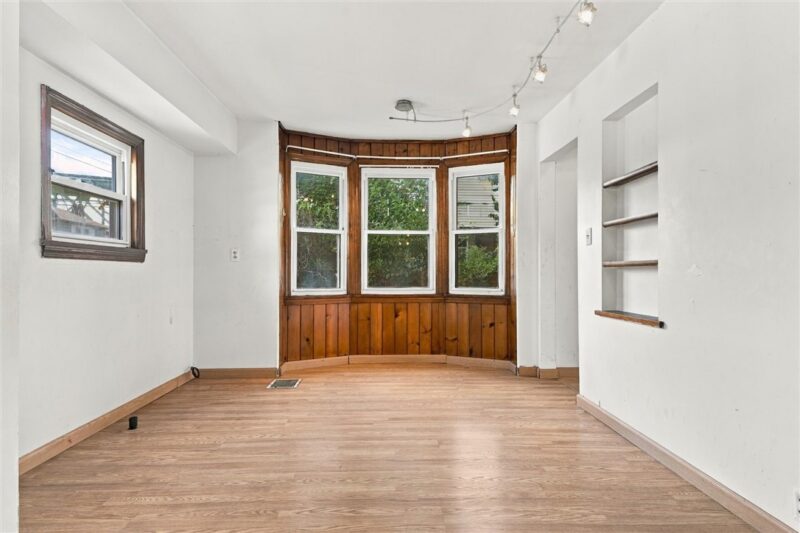 119 E 1st Ave — photo 8