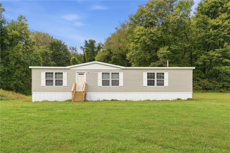 245 West Liberty Rd — photo 2