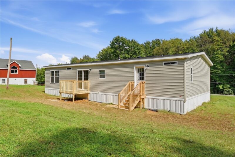 245 West Liberty Rd — photo 3