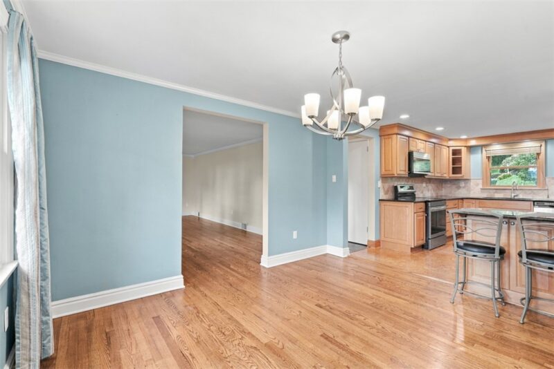 550 Clair Dr — photo 8