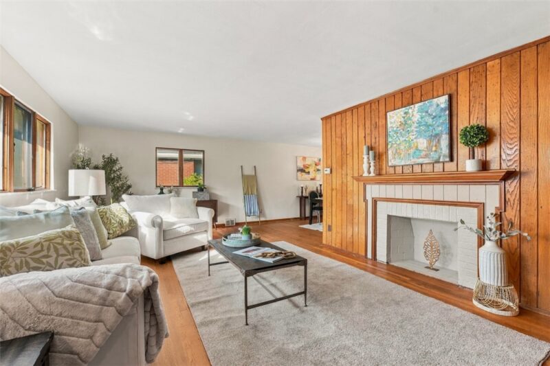 1454 Mohican Dr — photo 2