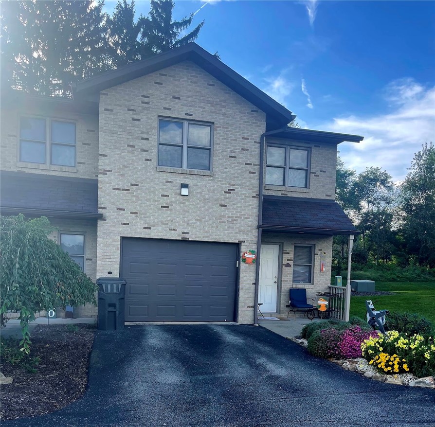 110 Meadowview Dr — photo 1
